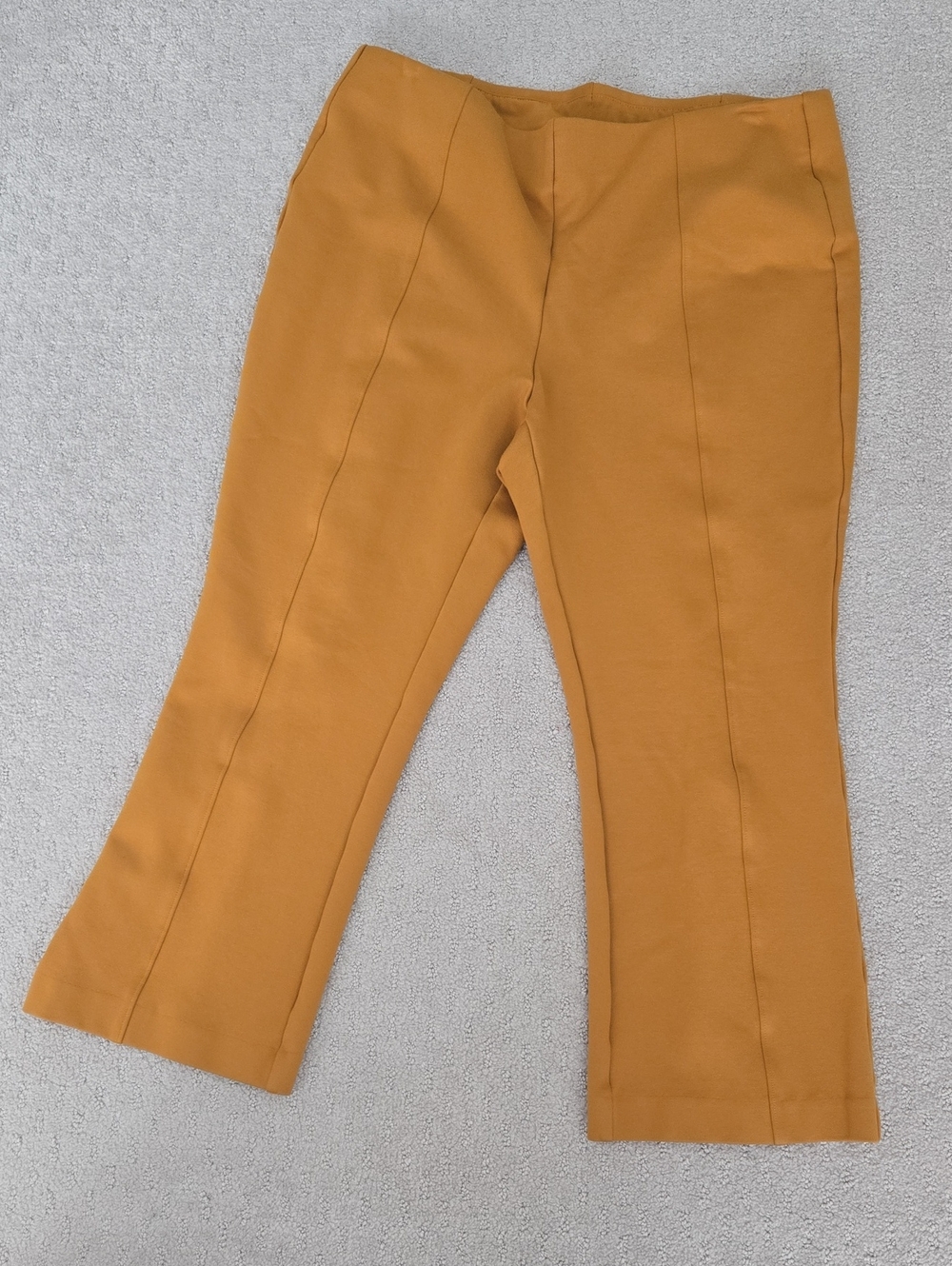 EUC--Rafaella Cropped Pants